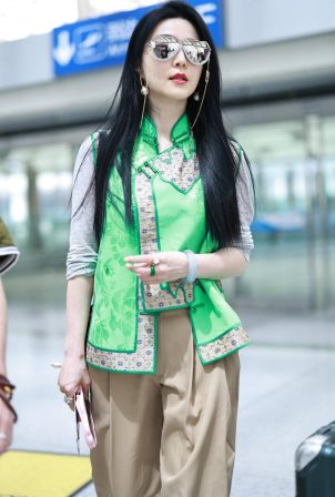 Fan Bingbing - Spotted at the airport in Beijing - China