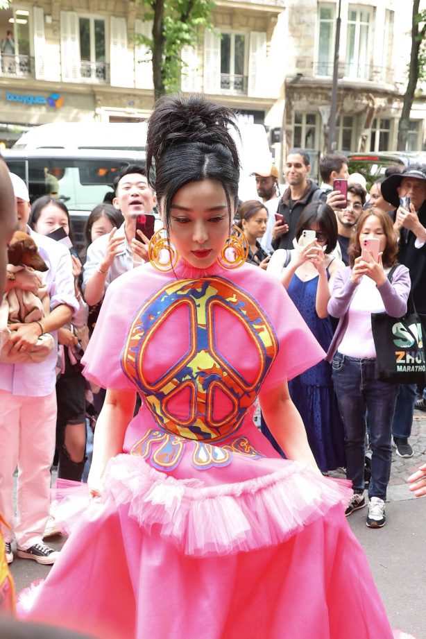 Fan Bingbing - Viktor and Rolf Haute Couture Spring Summer 2023 Show