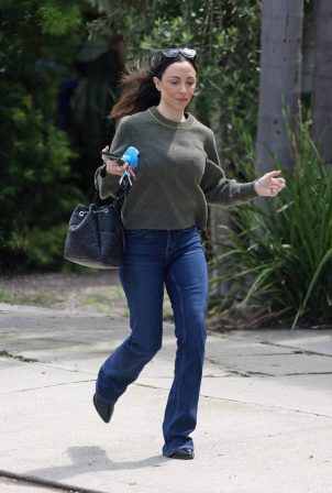 Farrah Aldjufrie - Spotted viewing a property in West Hollywood