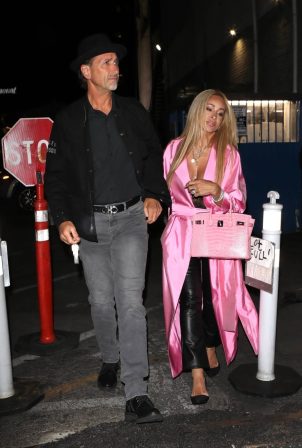 Faye Resnick - Arrives at the Paris Hilton concert in Los Angeles