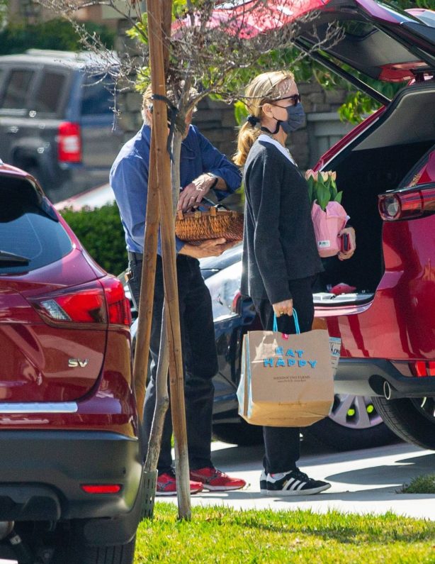 Felicity Huffman - With husband William H Macy seen at friend's house in Lake Elsinore