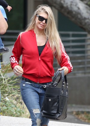 Fergie in Ripped Jeans Leaving a park in Brentwood