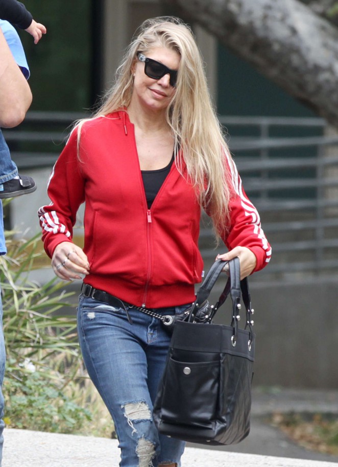 Fergie in Ripped Jeans Leaving a park in Brentwood
