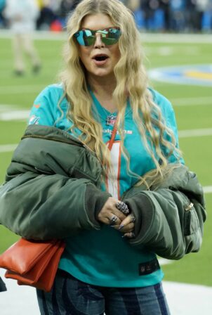 Fergie - NFL game between the Miami Dolphins and the LA Chargers