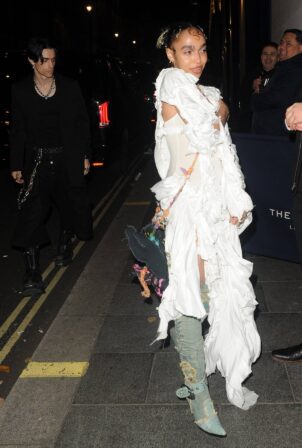 FKA Twigs - Arriving at Vogue Dinner Party at The Londoner