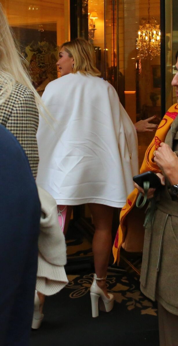 Florence Pugh - Seen at her hotel during Paris Fashion Week