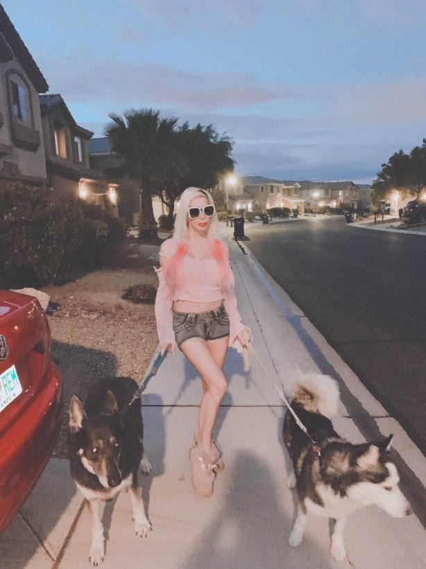 Frenchy Morgan - Spotted while walks her dogs