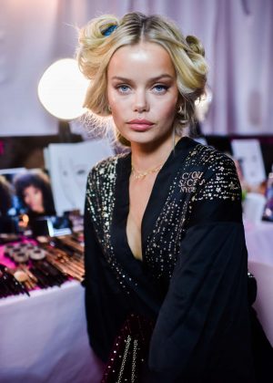 Frida Aasen - Victoria's Secret Fashion Show 2018 Backstage in NY