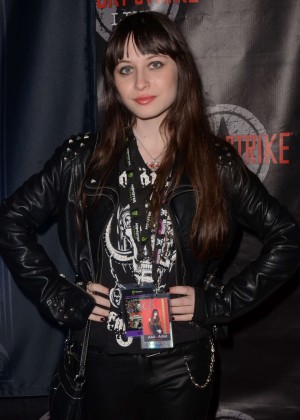 Gabbie Rae - Dimebash 2016 held at Lucky Strike Live in Hollywood