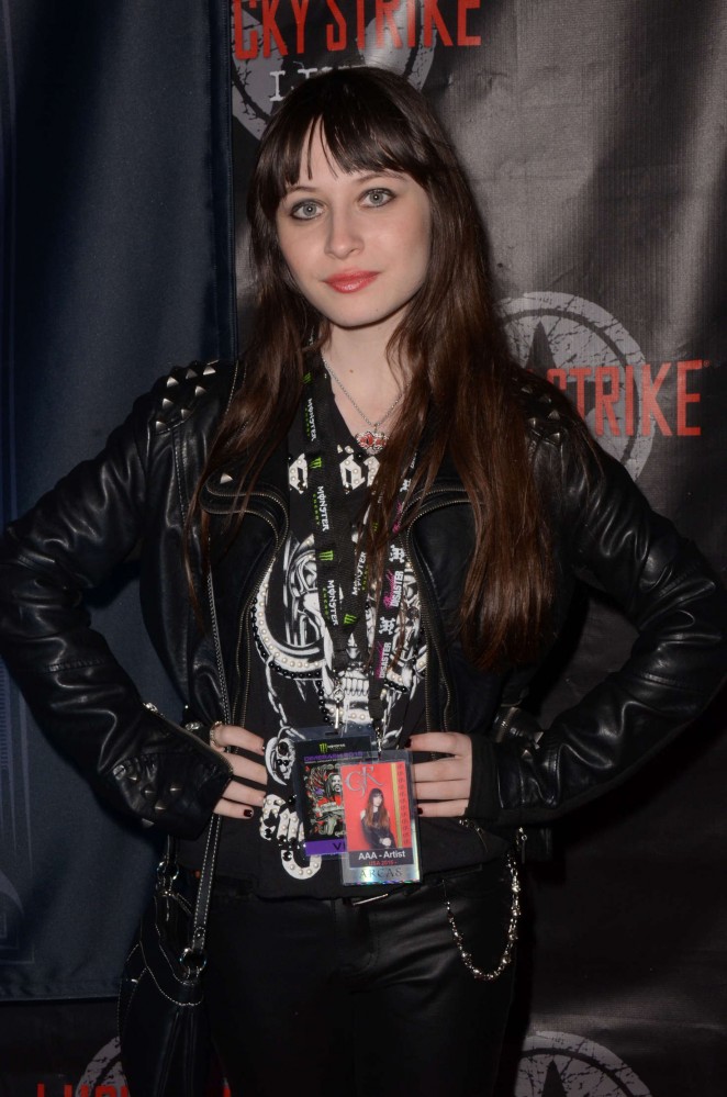 Gabbie Rae - Dimebash 2016 held at Lucky Strike Live in Hollywood