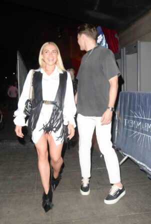 Gabby Allen - Exits the Cabaret All Stars show in London