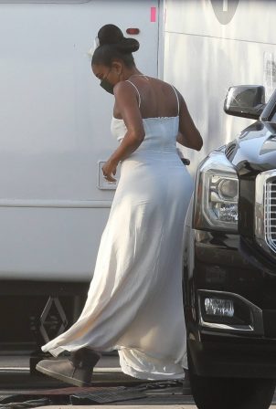 Gabrielle Union - As a bride on the set of 'Cheaper by the Dozen' in Los Angeles
