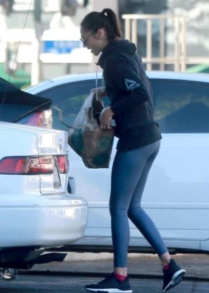 Gal Gadot in Tights - Leaving Whole Foods Market in Los Angeles