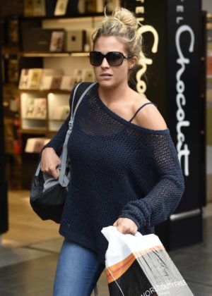 Gemma Atkinson - Arriving into Manchester Piccadilly train station