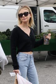 Genevieve Hannelius - Shopping at the Farmer's Market in Studio City