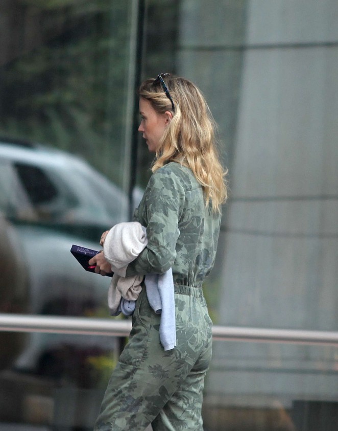 Georgia May Jagger Shopping in the streets of Bogota
