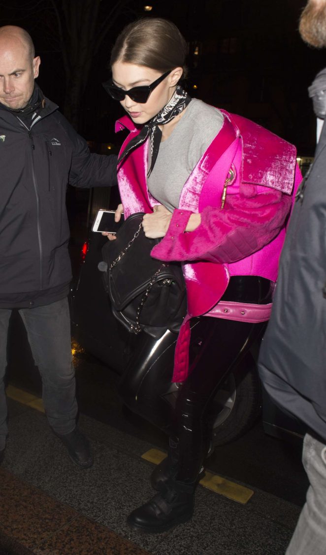 Gigi Hadid Arrives at her hotel in Paris