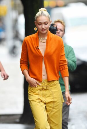 Gigi Hadid - Arrives for an interview with Wilie Geist in New York