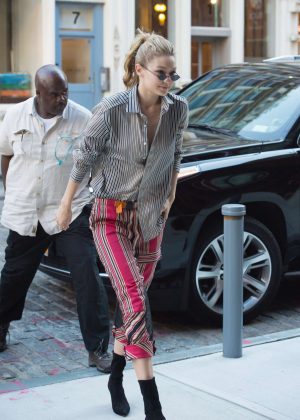 Gigi Hadid - Arriving back at her apartment in New York City