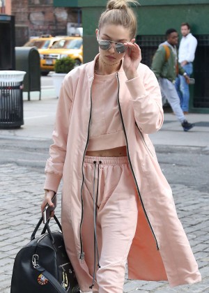 Gigi Hadid - Arriving to her hotel in New York City