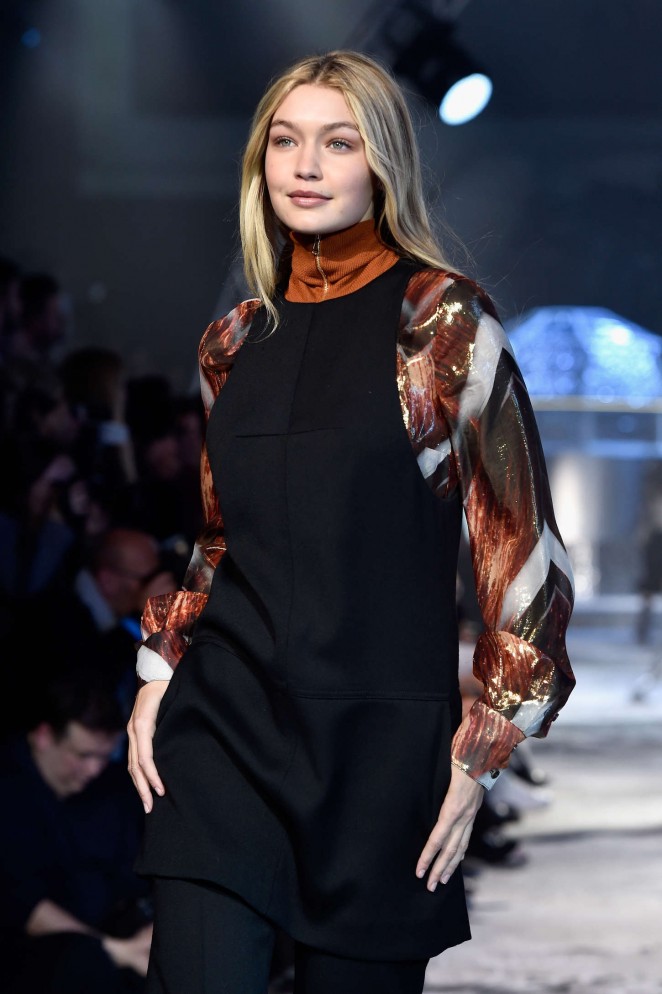 Gigi Hadid - H&M Fashion Show 2015 in Paris