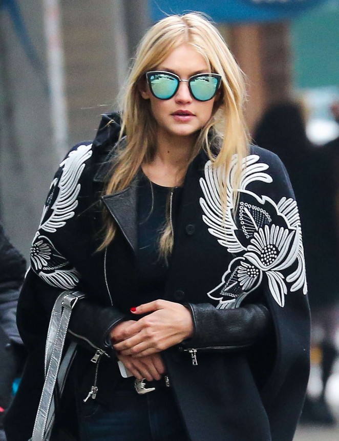 Gigi Hadid in Jeans - Shopping in New York City