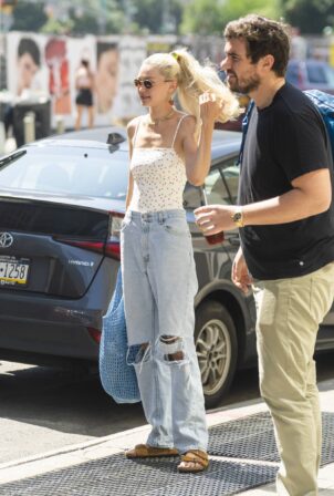 Gigi Hadid - Steps out in New York