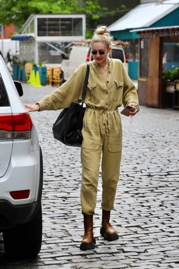 Gigi Hadid - Steps out in the Big Apple, New York