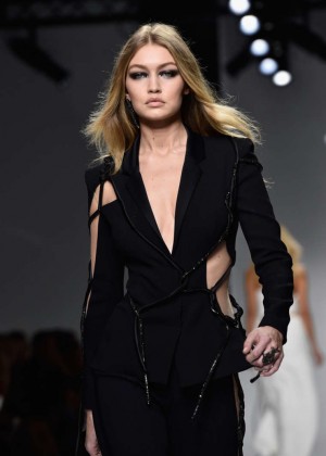 Gigi Hadid - Versace Spring Summer 2016 Fashion Show in Paris