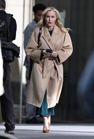 Gillian Anderson - New commercial filming in London