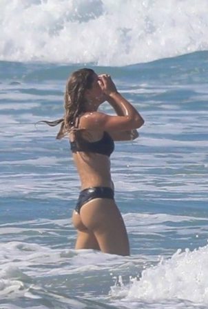 Gisele Bündchen - In a bikini Hits the waves in Costa Rica