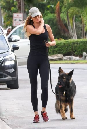 Gisele Bundchen - Out Walking Her Dog In Miami
