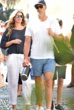 Gisele Bundchen - With Tom Brady are enjoying their vacation in Portofino