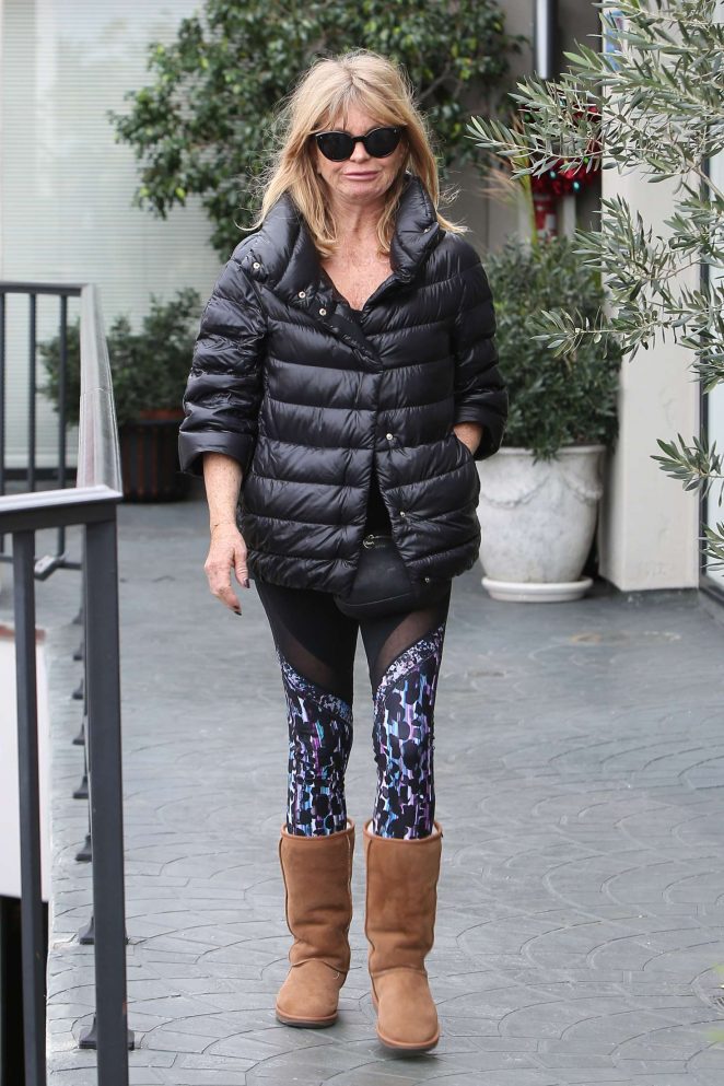 Goldie Hawn - Heading to the hair salon in LA