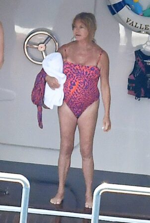 Goldie Hawn - In a swimsuit in Positano