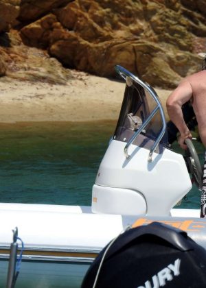 Goldie Hawn in Black Swimsuit on a boat in Greece – GotCeleb