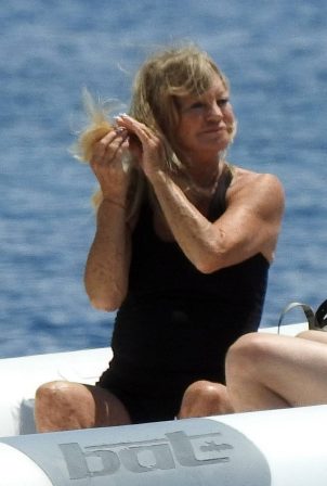 Goldie Hawn - Is seen On a speedboat at Skiathos Island in Greece
