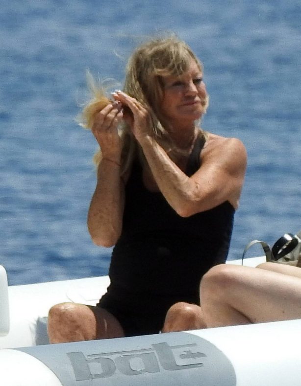 Goldie Hawn - Is seen On a speedboat at Skiathos Island in Greece