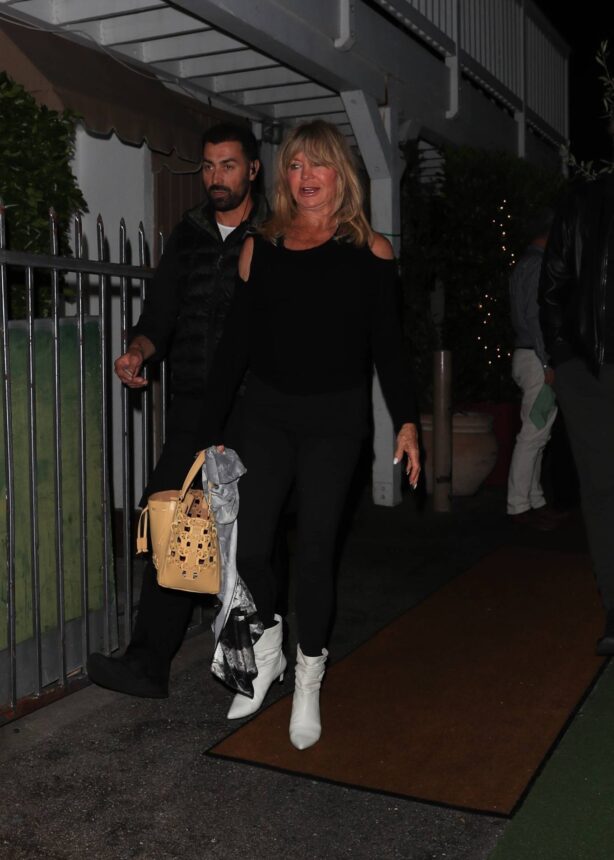Goldie Hawn - leaving after dinner at Giorgio Baldi in Santa Monica