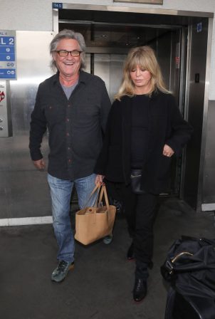 Goldie Hawn - Seen at LAX in Los Angeles