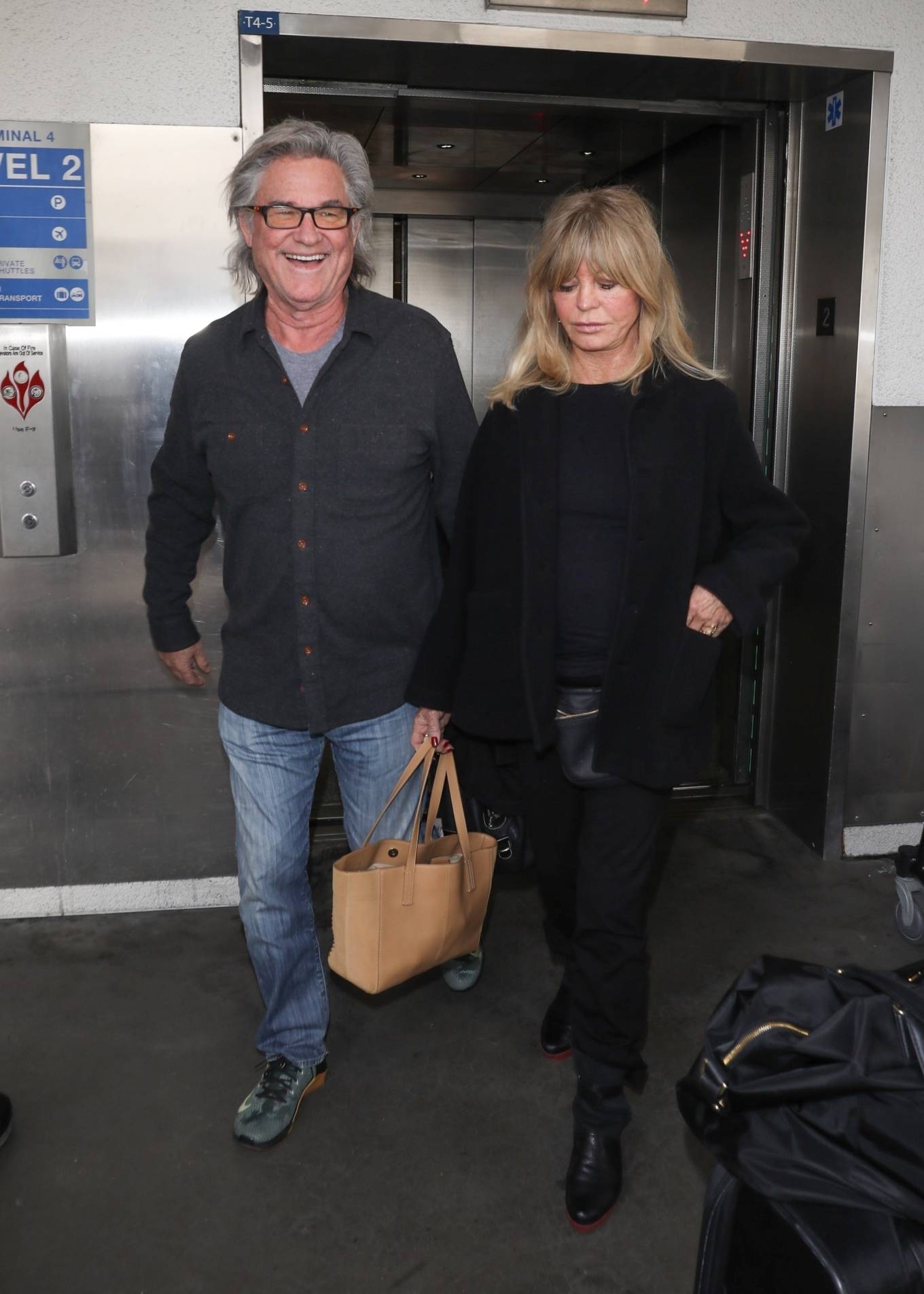 Goldie Hawn - Seen at LAX in Los Angeles