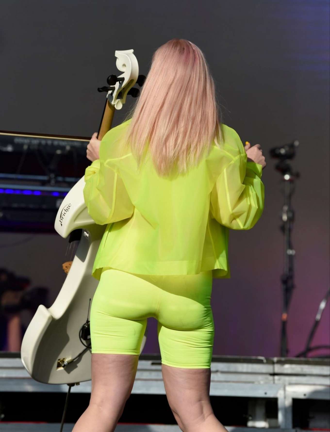 Grace Chatto 2019 : Grace Chatto (Clean Bandit) - Performing live at the Fu...