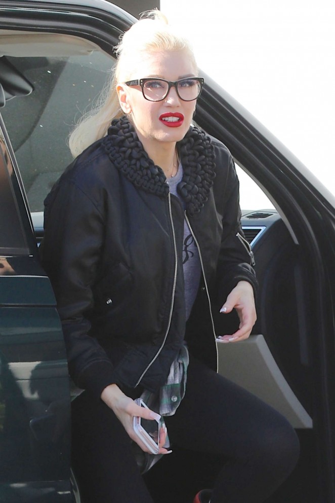 Gwen Stefani - Arrives at 'Ellen DeGeneres Show' in Los Angeles