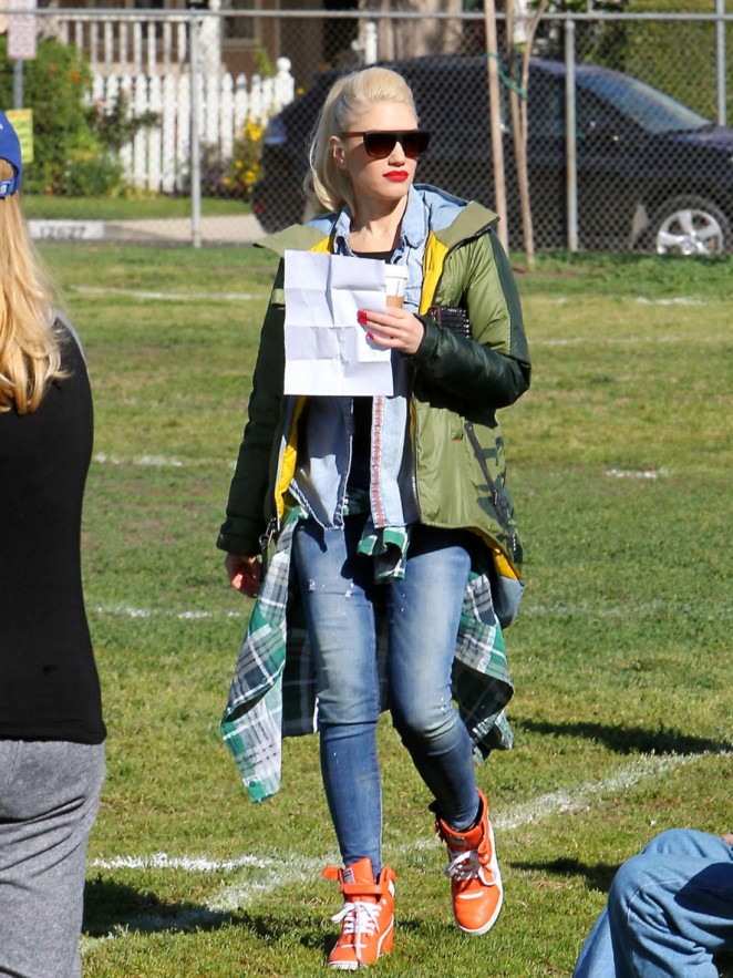 Gwen Stefani at her sons soccer game in Los Angeles