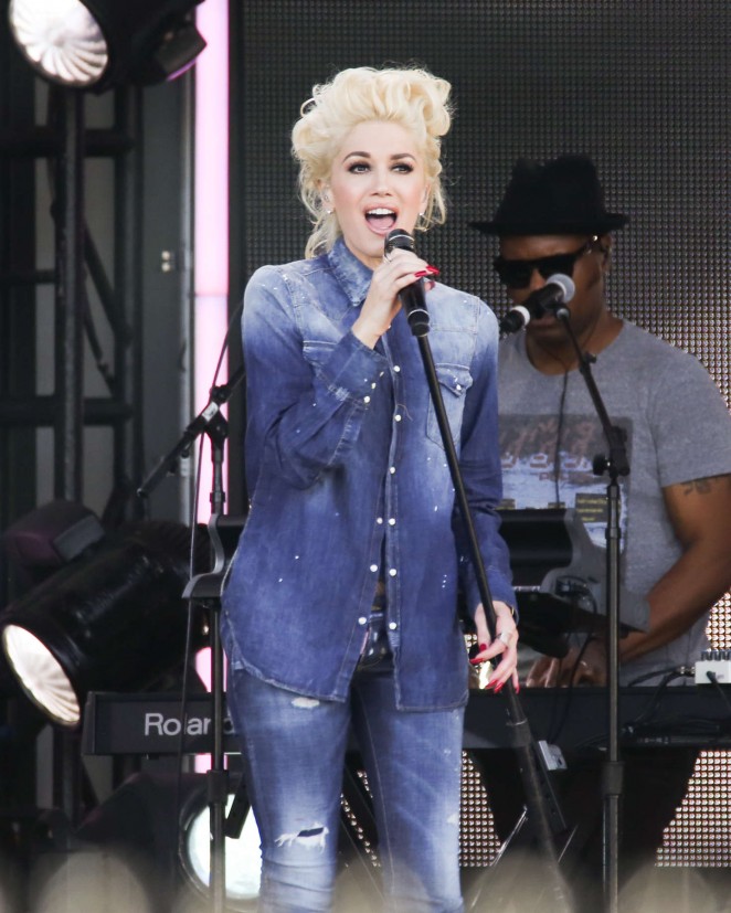 Gwen Stefani at Jimmy Kimmel Live Show in Hollywood