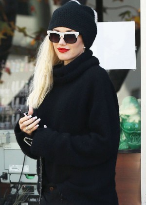 Gwen Stefani at Planet Nails in West Hollywood