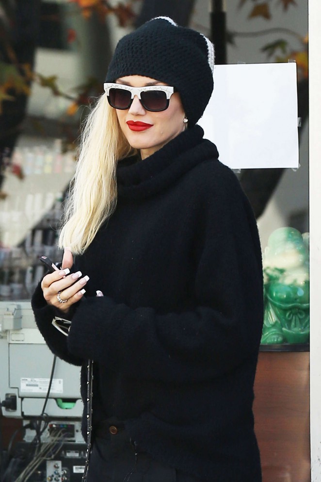 Gwen Stefani at Planet Nails in West Hollywood