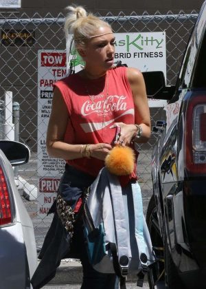 Gwen Stefani Heading at Josephine's Nail Boutique in Encino