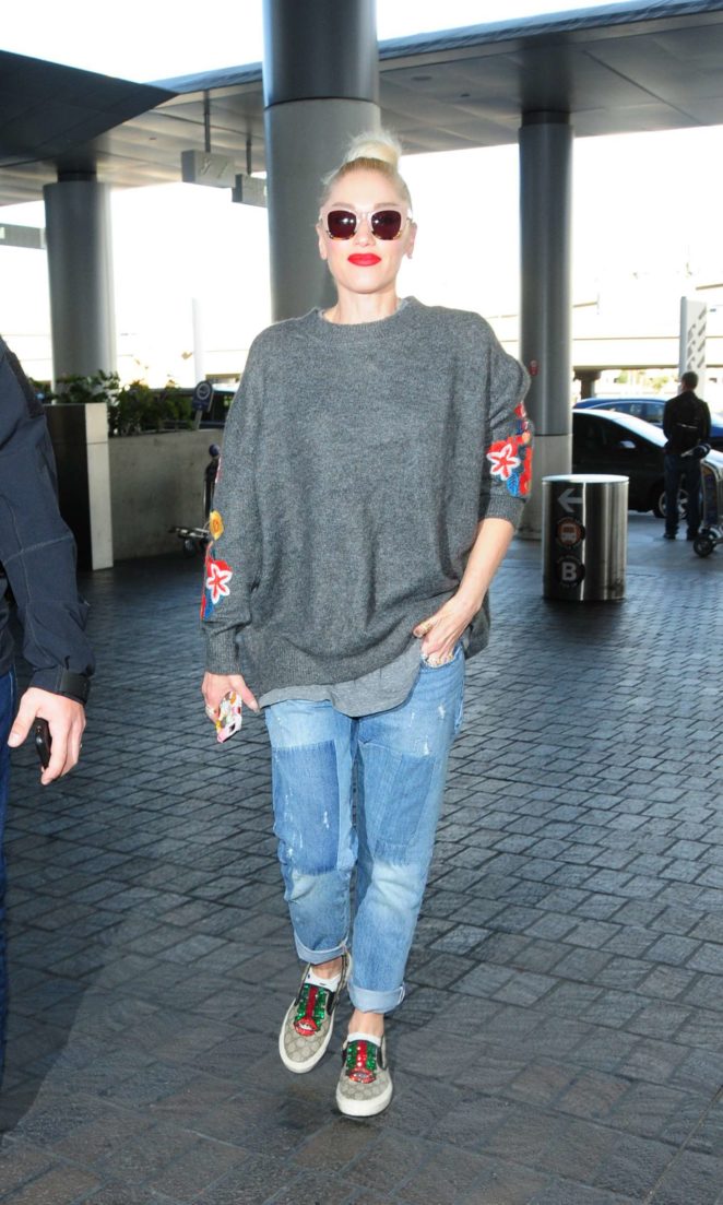 Gwen Stefani in Jeans at LAX Airport in Los Angeles
