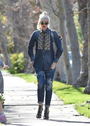 Gwen Stefani in Jeans heading to church in Los Angeles